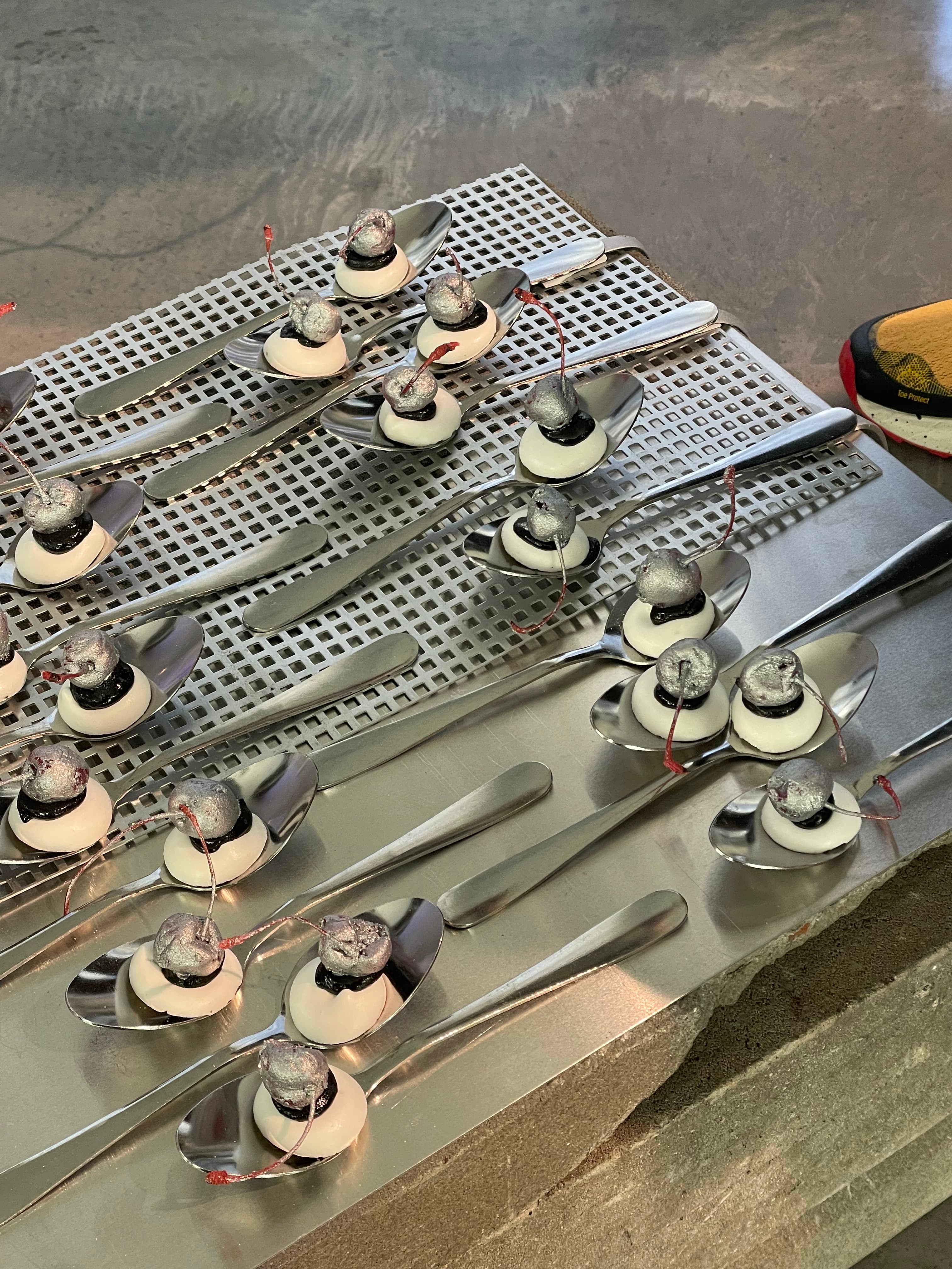 Samsung — editorial table and bites