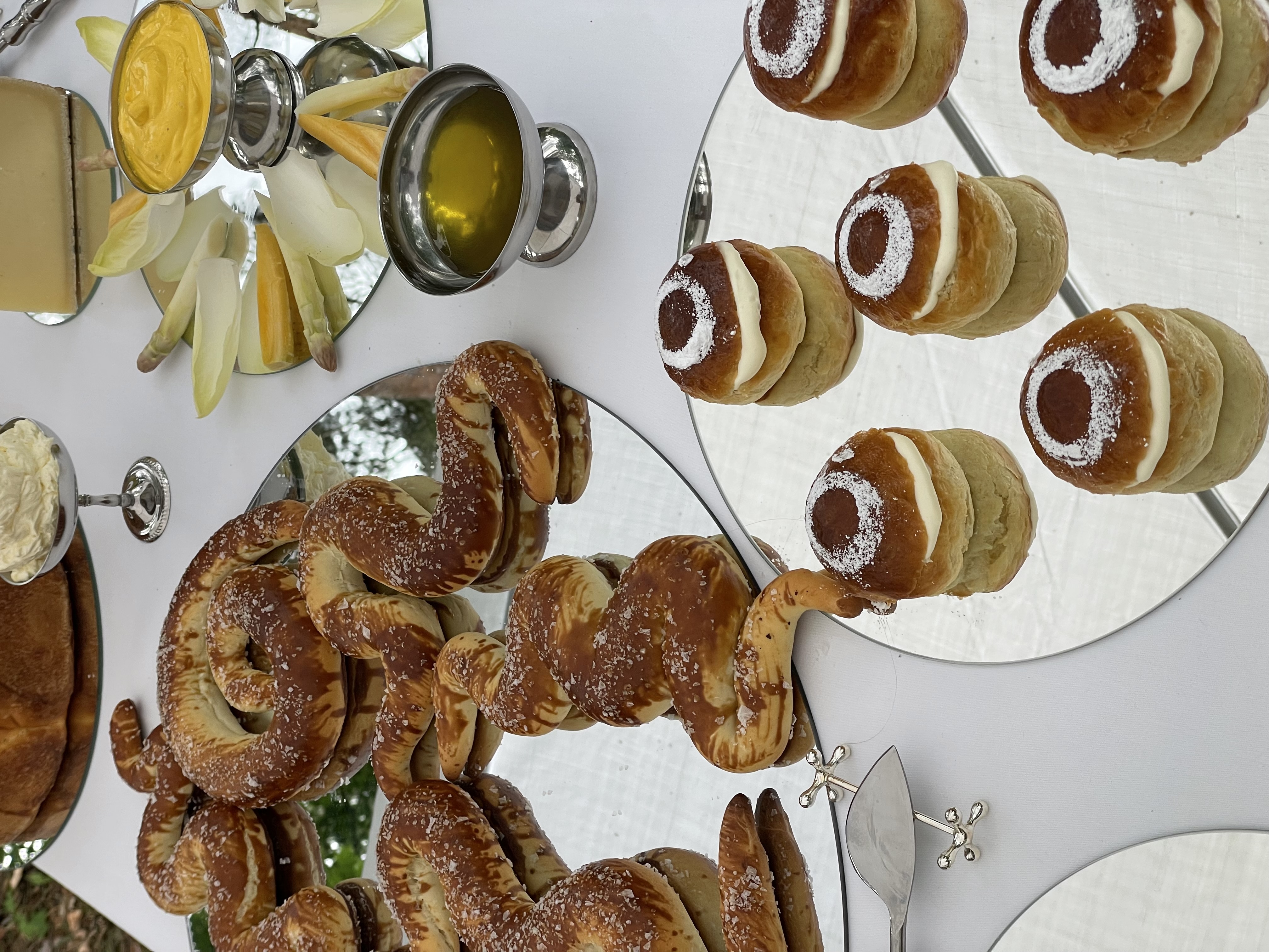 Seated dinner experience image 1